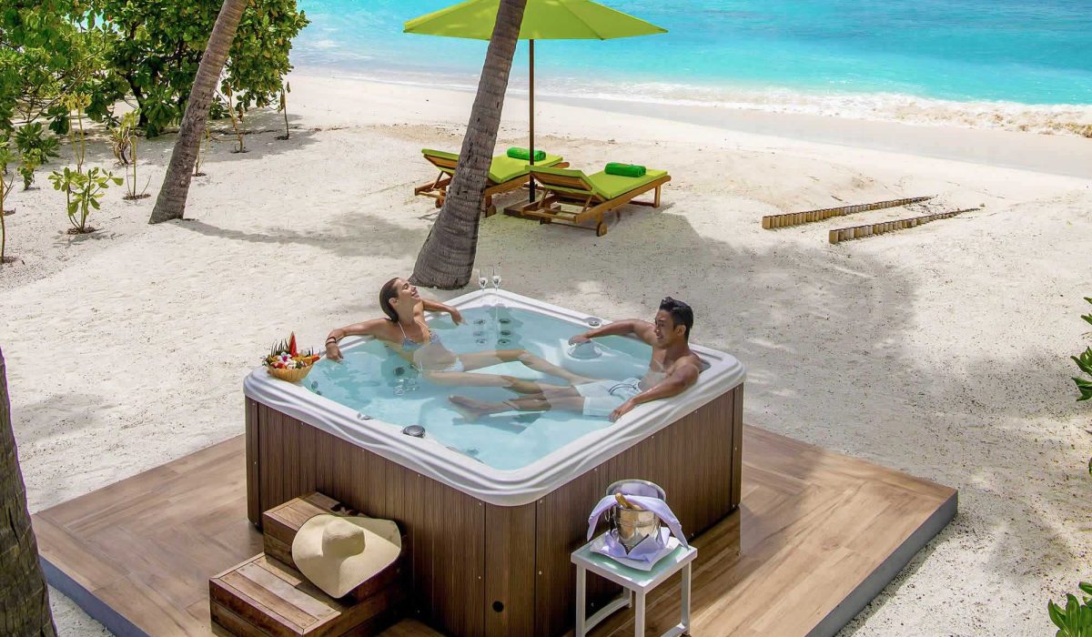 Jacuzzi Beach Villa