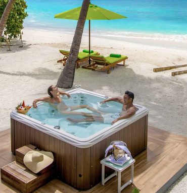 Jacuzzi Beach Villa