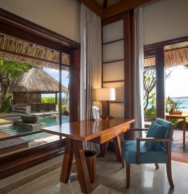 Beachfront Suite Pool Villa